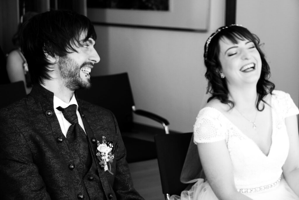 Hochzeitsreportage - Standesamtliche Hochzeit Brautpaar, Gäste, Stimmung, Eventlocation & Rathaus Neuburg a.d. Kammel
