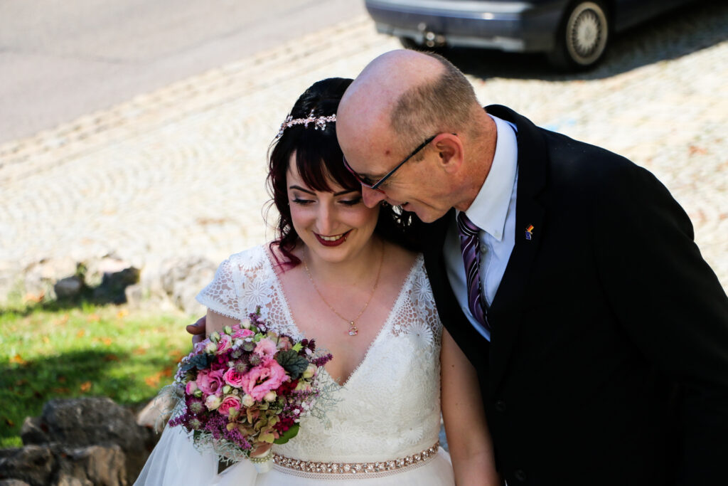 Hochzeitsreportage - Standesamtliche Hochzeit Brautpaar, Gäste, Stimmung, Eventlocation & Rathaus Neuburg a.d. Kammel