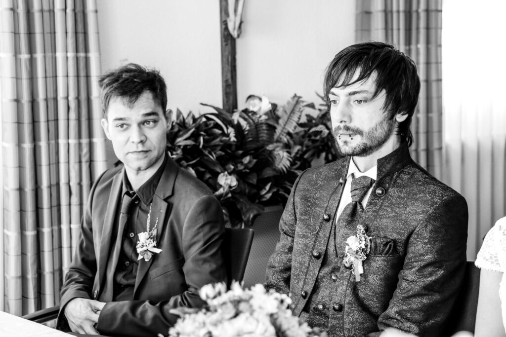 Hochzeitsreportage - Standesamtliche Hochzeit Brautpaar, Gäste, Stimmung, Eventlocation & Rathaus Neuburg a.d. Kammel