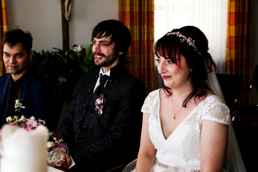 Hochzeitsreportage - Standesamtliche Hochzeit Brautpaar, Gäste, Stimmung, Eventlocation & Rathaus Neuburg a.d. Kammel
