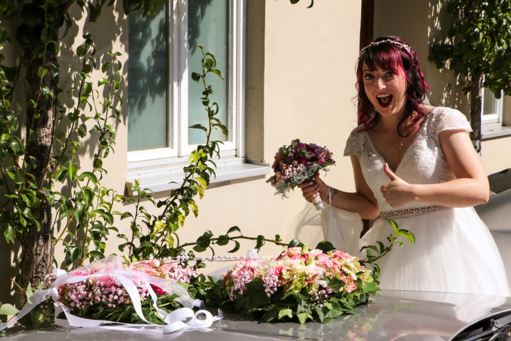 Hochzeitsreportage - Standesamtliche Hochzeit Brautpaar, Gäste, Stimmung, Eventlocation & Rathaus Neuburg a.d. Kammel