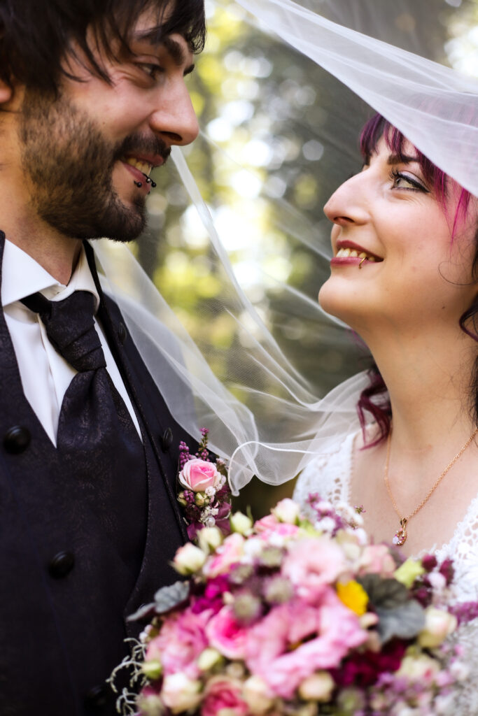 Hochzeitsreportage - Standesamtliche Hochzeit Brautpaar, Gäste, Stimmung, Eventlocation & Rathaus Neuburg a.d. Kammel