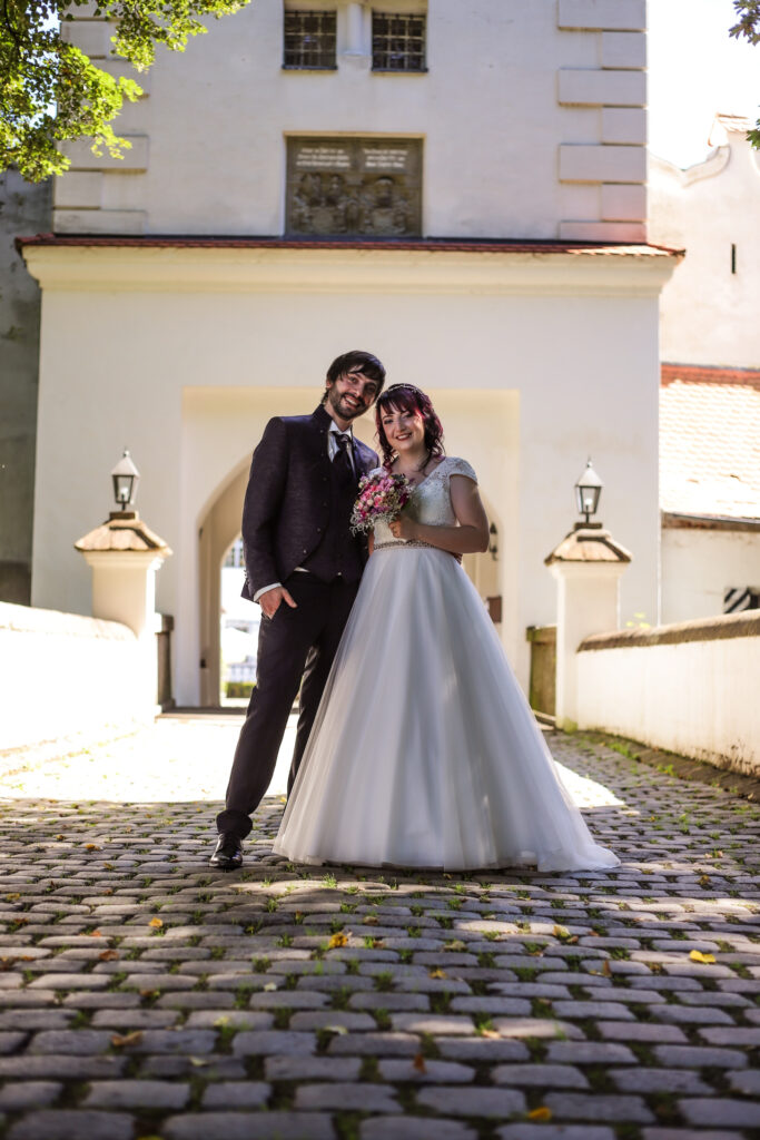 Hochzeitsreportage - Standesamtliche Hochzeit Brautpaar, Gäste, Stimmung, Eventlocation & Rathaus Neuburg a.d. Kammel