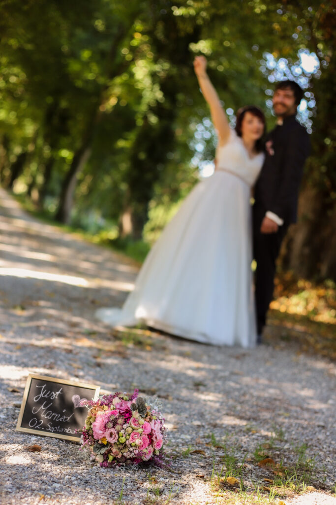 Hochzeitsreportage - Standesamtliche Hochzeit Brautpaar, Gäste, Stimmung, Eventlocation & Rathaus Neuburg a.d. Kammel