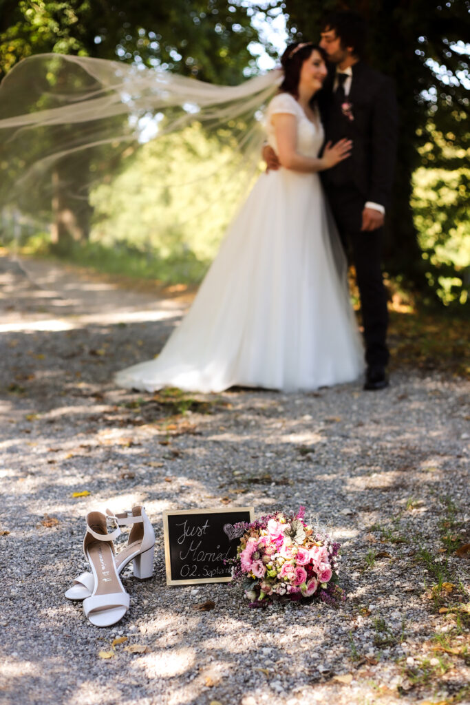 Hochzeitsreportage - Standesamtliche Hochzeit Brautpaar, Gäste, Stimmung, Eventlocation & Rathaus Neuburg a.d. Kammel