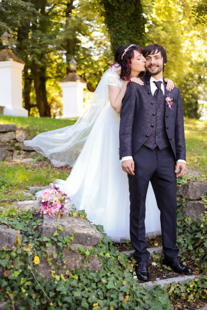 Hochzeitsreportage - Standesamtliche Hochzeit Brautpaar, Gäste, Stimmung, Eventlocation & Rathaus Neuburg a.d. Kammel