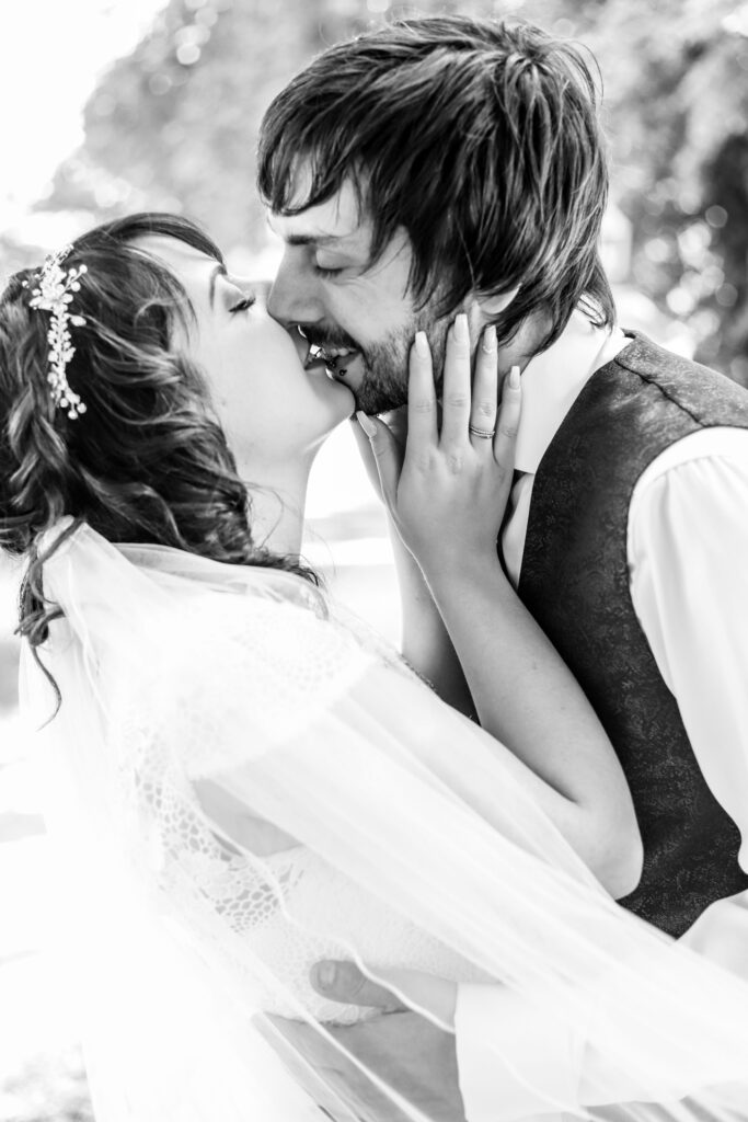 Hochzeitsreportage - Standesamtliche Hochzeit Brautpaar, Gäste, Stimmung, Eventlocation & Rathaus Neuburg a.d. Kammel