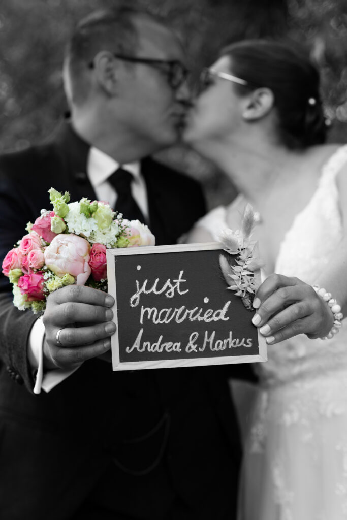 Hochzeitsreportage - Kirchliche Hochzeit Brautpaar, Gäste, Stimmung, Eventlocation & Kirche