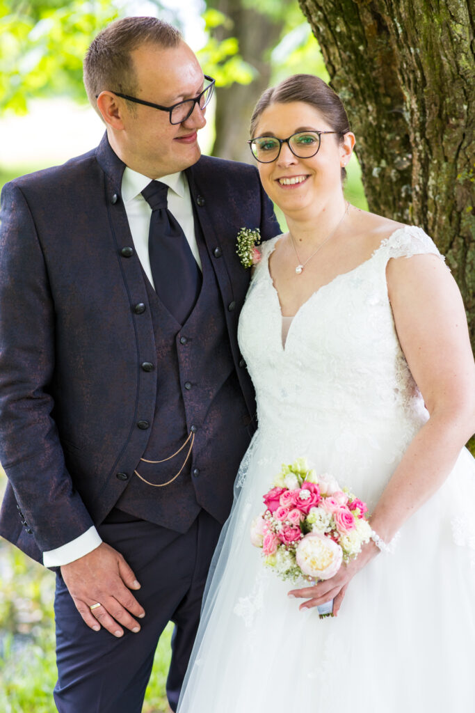 Hochzeitsreportage - Kirchliche Hochzeit Brautpaar, Gäste, Stimmung, Eventlocation & Kirche