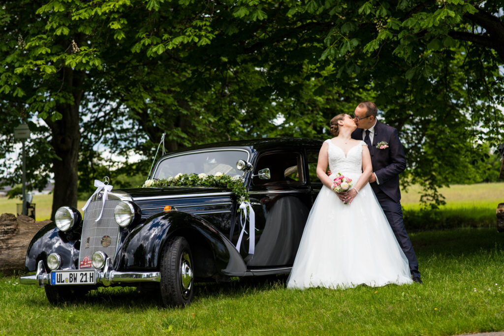Hochzeitsreportage - Kirchliche Hochzeit Brautpaar, Gäste, Stimmung, Eventlocation & Kirche