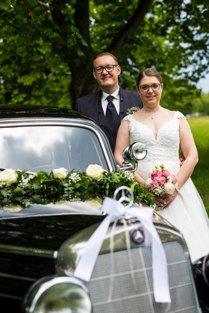 Hochzeitsreportage - Kirchliche Hochzeit Brautpaar, Gäste, Stimmung, Eventlocation & Kirche
