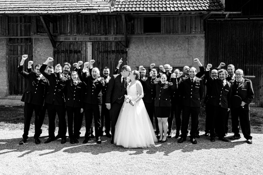 Hochzeitsreportage - Kirchliche Hochzeit Brautpaar, Gäste, Stimmung, Eventlocation & Kirche