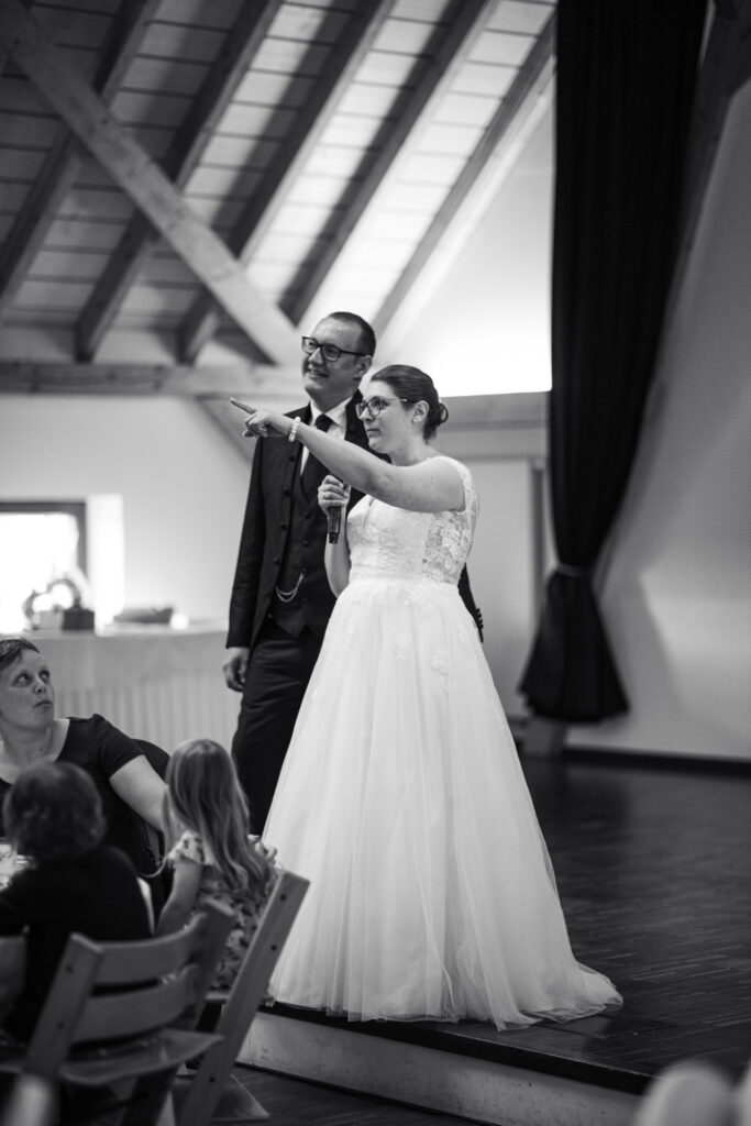 Hochzeitsreportage - Kirchliche Hochzeit Brautpaar, Gäste, Stimmung, Eventlocation & Kirche