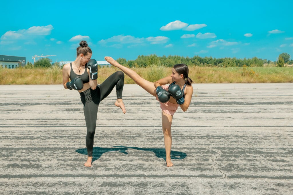 Freundinnen - Sport Reportage - Kampfsport