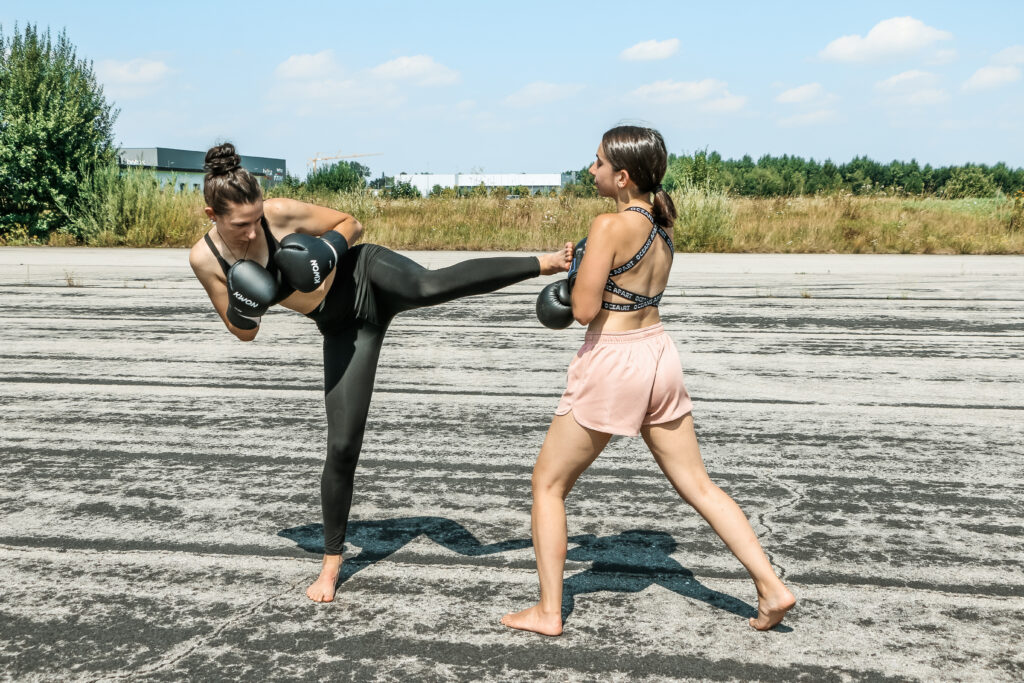 Freundinnen - Sport Reportage - Kampfsport