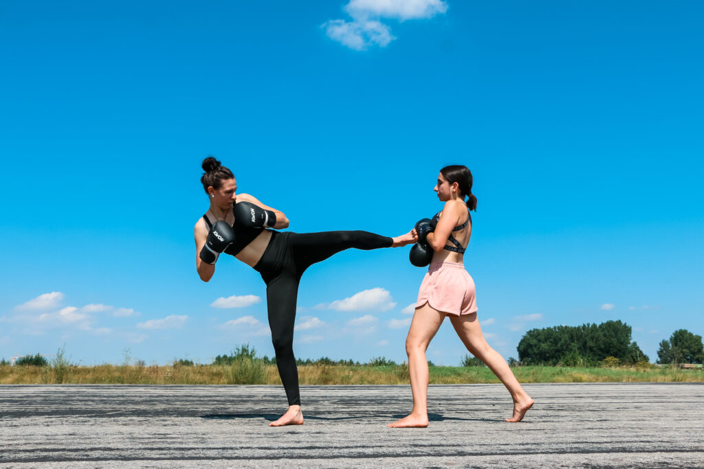 Freundinnen - Sport Reportage - Kampfsport