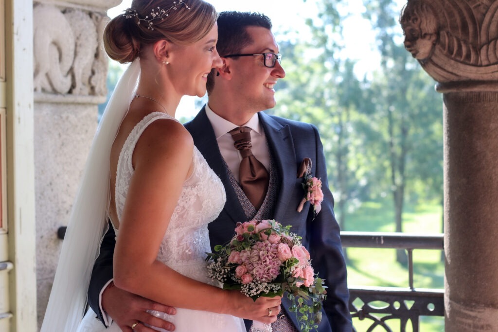 Hochzeitsreportage - Brautpaar, Gäste, Kirche, Eventlocation, Schlossgarten