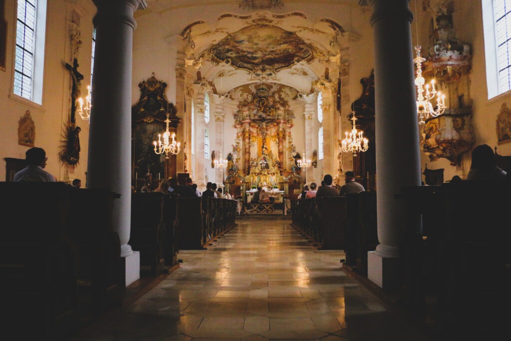 Hochzeitsreportage - Brautpaar - Kirche Jettingen - Eventlocation Edenhausen