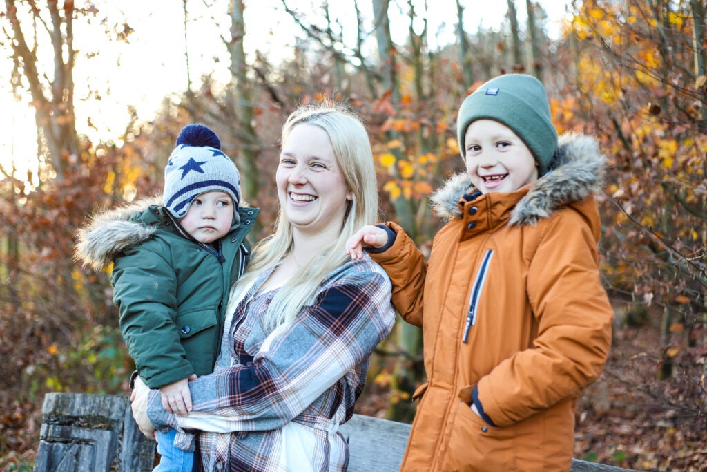 Familienreportage - Kinder & Mutter im Wald