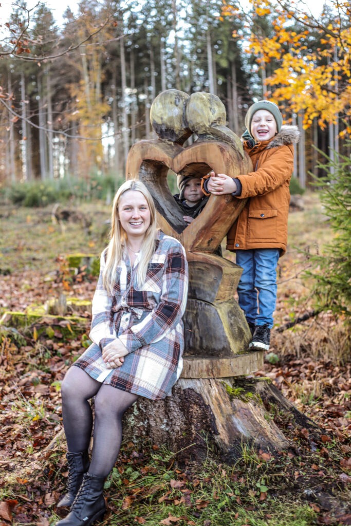 Familienreportage - Kinder & Mutter im Wald