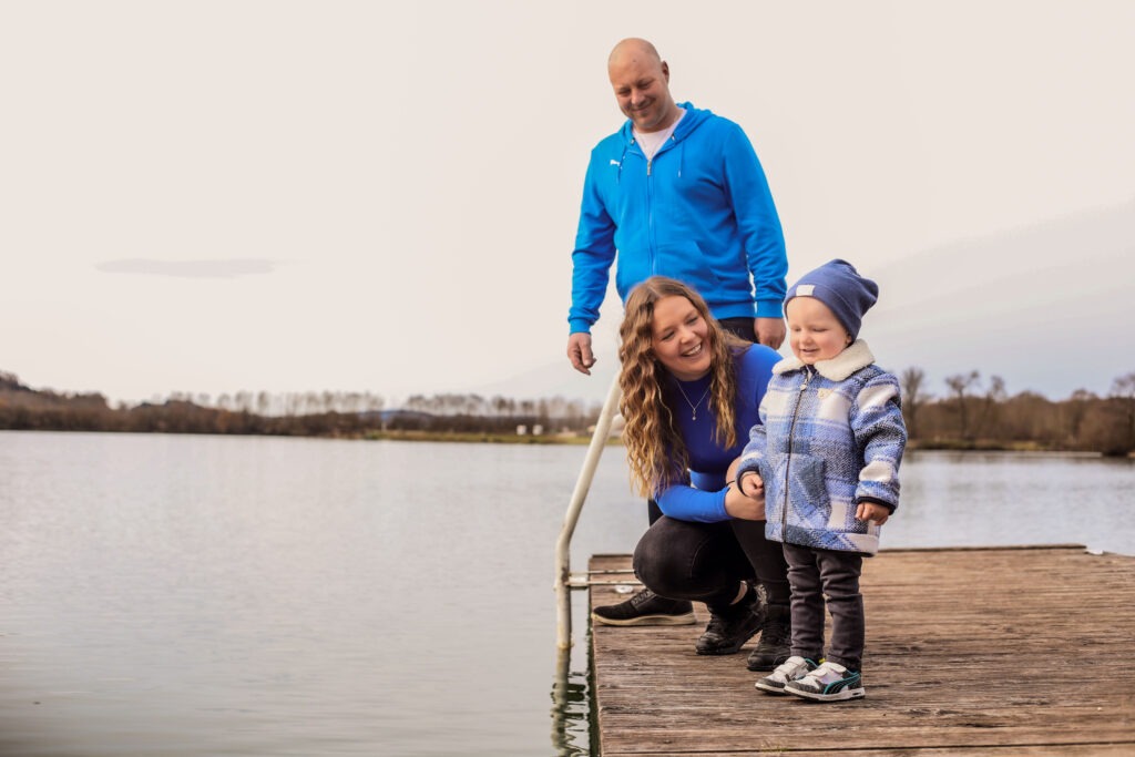 Familienreportage - Kind, Vater & Mutter am Weiher