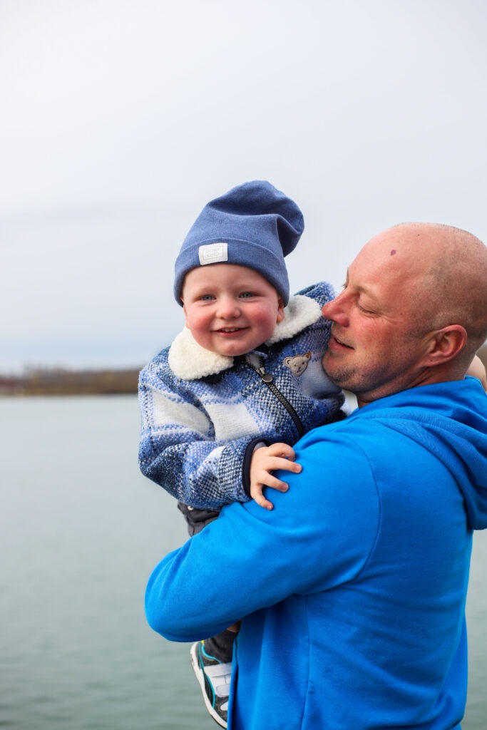 Familienreportage - Kind, Vater & Mutter am Weiher