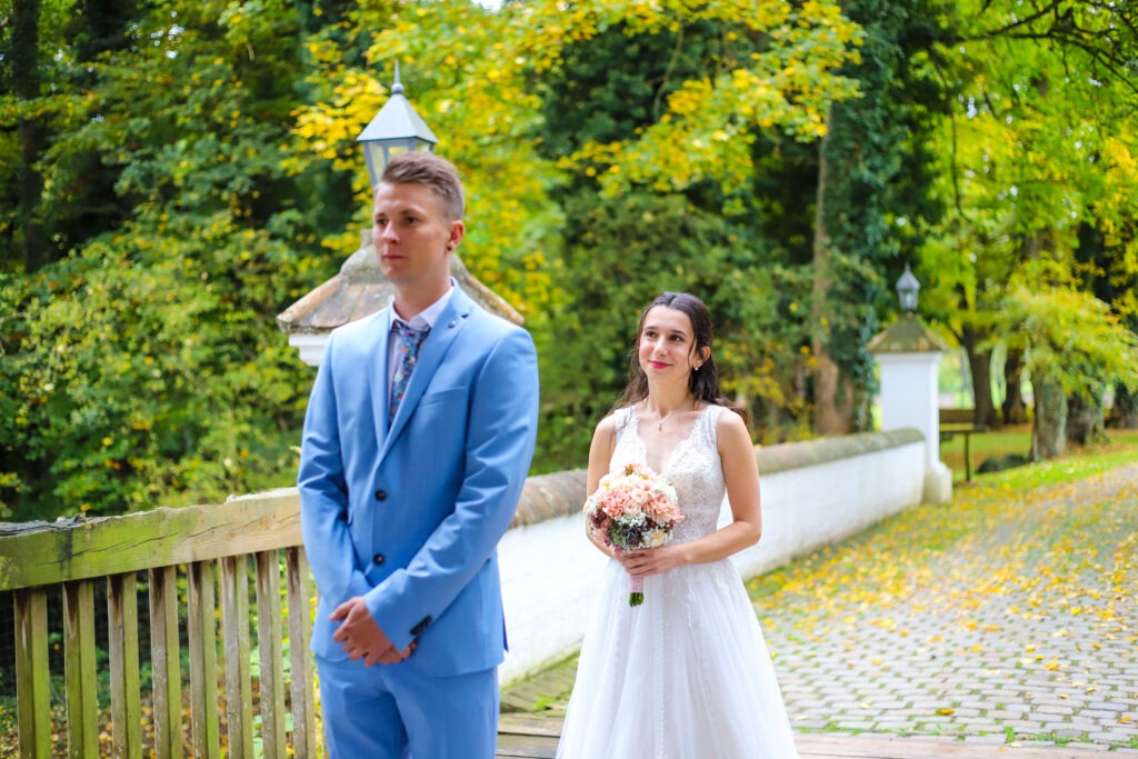 Standesamtliche Hochzeitsreportage - Brautpaar, Gäste, Standesamt, Schlossgarten, Schloss Neuburg a.d. Kammel