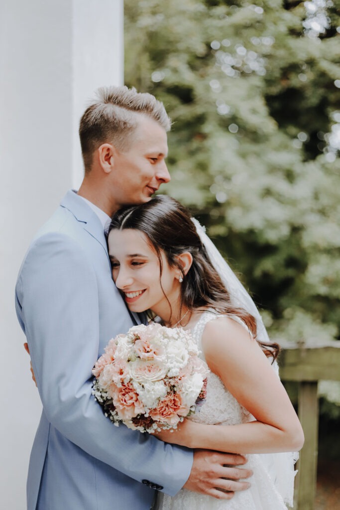 Standesamtliche Hochzeitsreportage - Brautpaar, Gäste, Standesamt, Schlossgarten, Schloss Neuburg a.d. Kammel