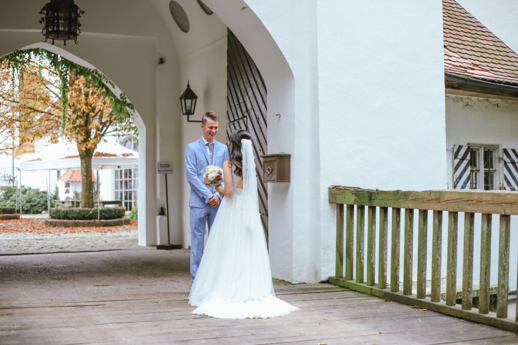 Standesamtliche Hochzeitsreportage - Brautpaar, Gäste, Standesamt, Schlossgarten, Schloss Neuburg a.d. Kammel