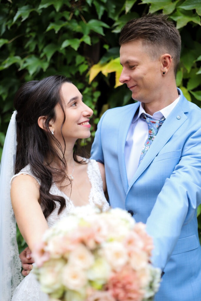 Standesamtliche Hochzeitsreportage - Brautpaar, Gäste, Standesamt, Schlossgarten, Schloss Neuburg a.d. Kammel