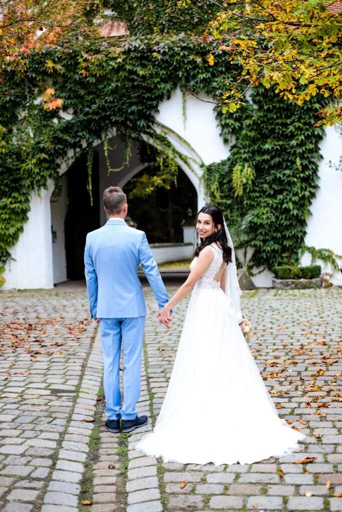 Standesamtliche Hochzeitsreportage - Brautpaar, Gäste, Standesamt, Schlossgarten, Schloss Neuburg a.d. Kammel