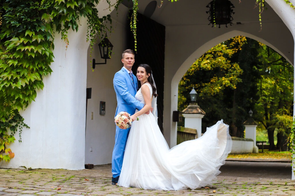 Standesamtliche Hochzeitsreportage - Brautpaar, Gäste, Standesamt, Schlossgarten, Schloss Neuburg a.d. Kammel