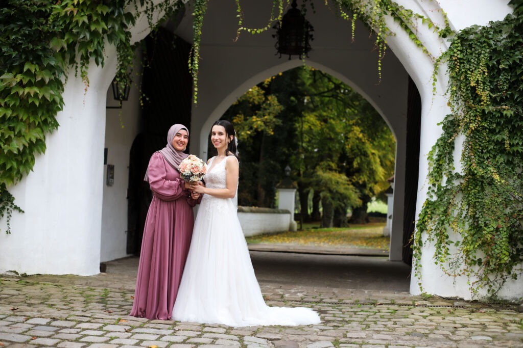 Standesamtliche Hochzeitsreportage - Brautpaar, Gäste, Standesamt, Schlossgarten, Schloss Neuburg a.d. Kammel