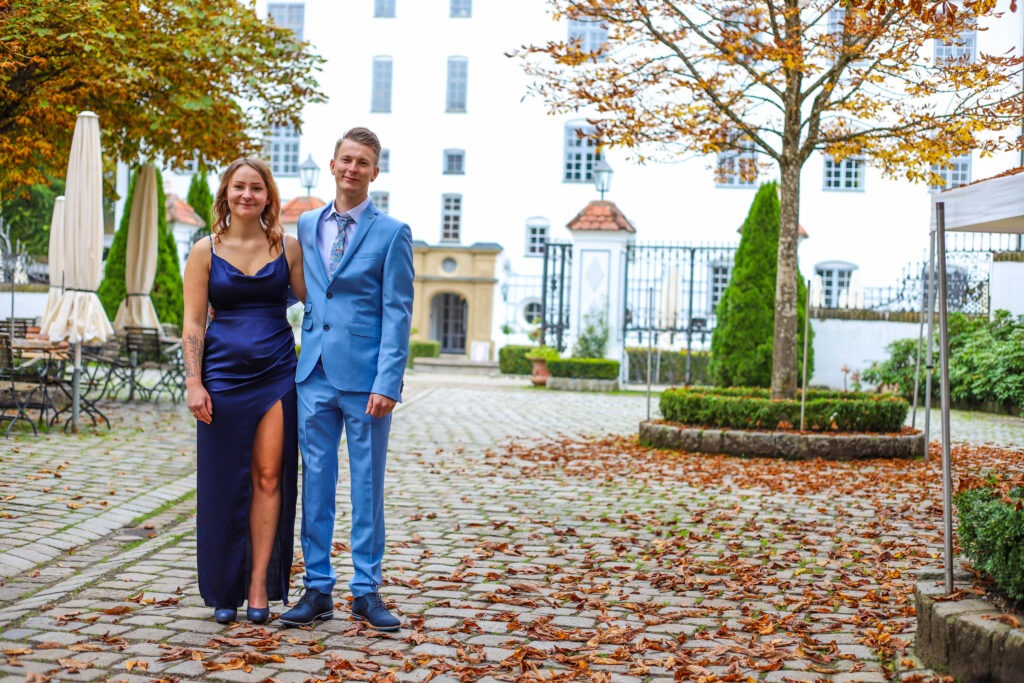 Standesamtliche Hochzeitsreportage - Brautpaar, Gäste, Standesamt, Schlossgarten, Schloss Neuburg a.d. Kammel