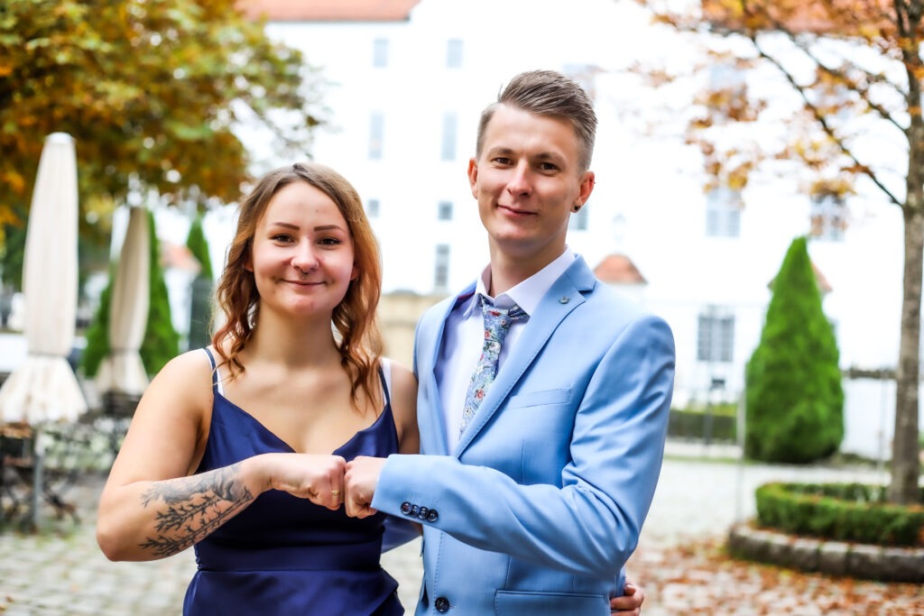 Standesamtliche Hochzeitsreportage - Brautpaar, Gäste, Standesamt, Schlossgarten, Schloss Neuburg a.d. Kammel