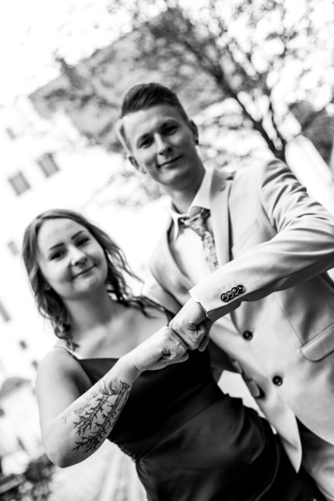 Standesamtliche Hochzeitsreportage - Brautpaar, Gäste, Standesamt, Schlossgarten, Schloss Neuburg a.d. Kammel