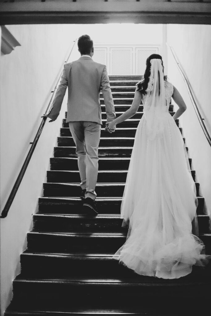 Standesamtliche Hochzeitsreportage - Brautpaar, Gäste, Standesamt, Schlossgarten, Schloss Neuburg a.d. Kammel