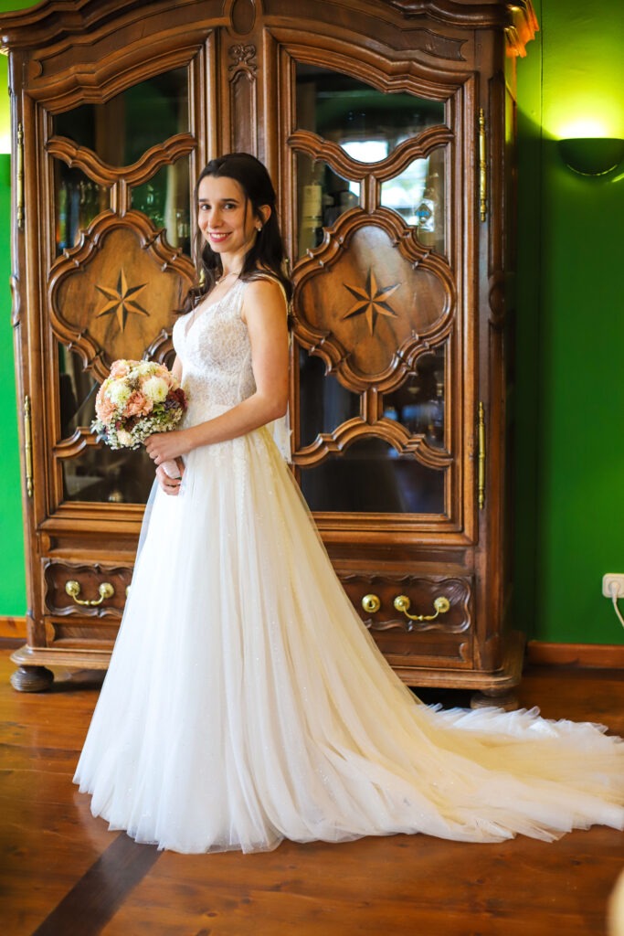 Standesamtliche Hochzeitsreportage - Brautpaar, Gäste, Standesamt, Schlossgarten, Schloss Neuburg a.d. Kammel