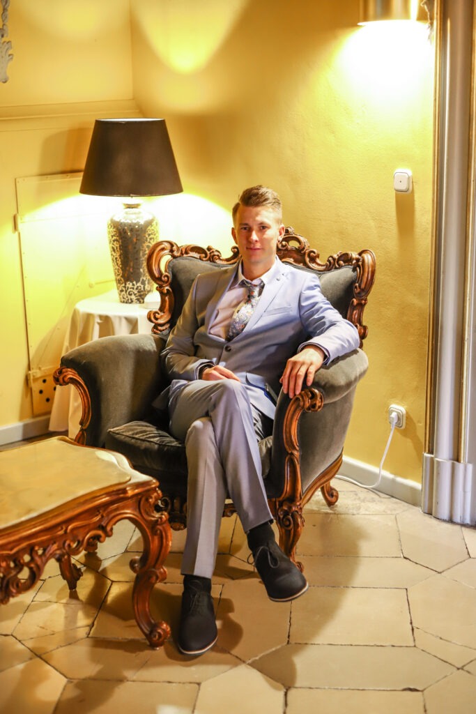 Standesamtliche Hochzeitsreportage - Brautpaar, Gäste, Standesamt, Schlossgarten, Schloss Neuburg a.d. Kammel