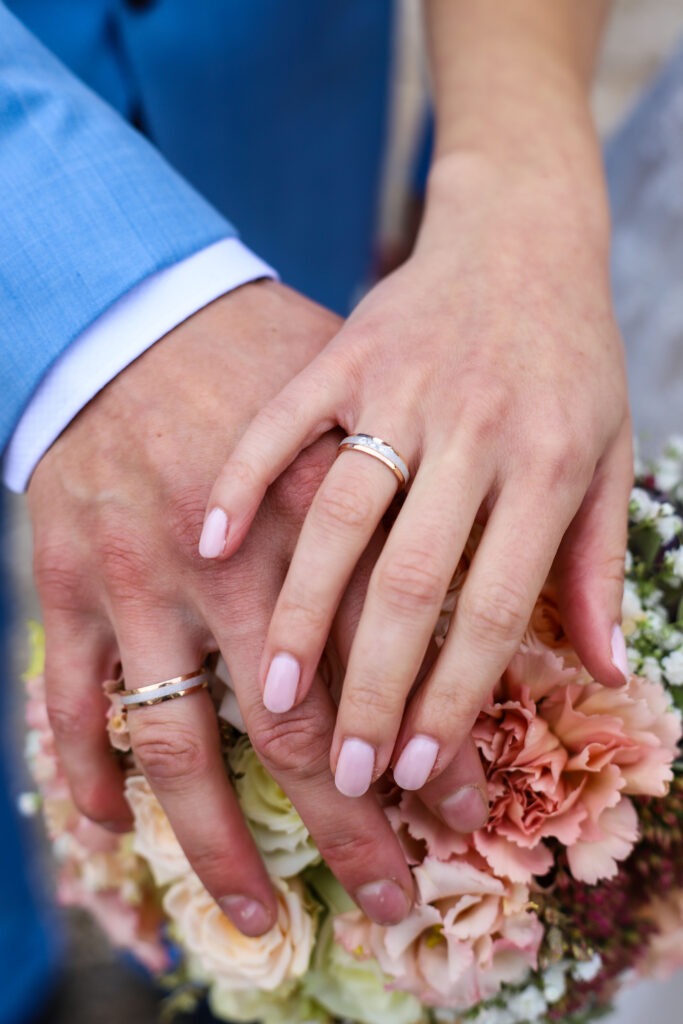 Standesamtliche Hochzeitsreportage - Brautpaar, Gäste, Standesamt, Schlossgarten, Schloss Neuburg a.d. Kammel