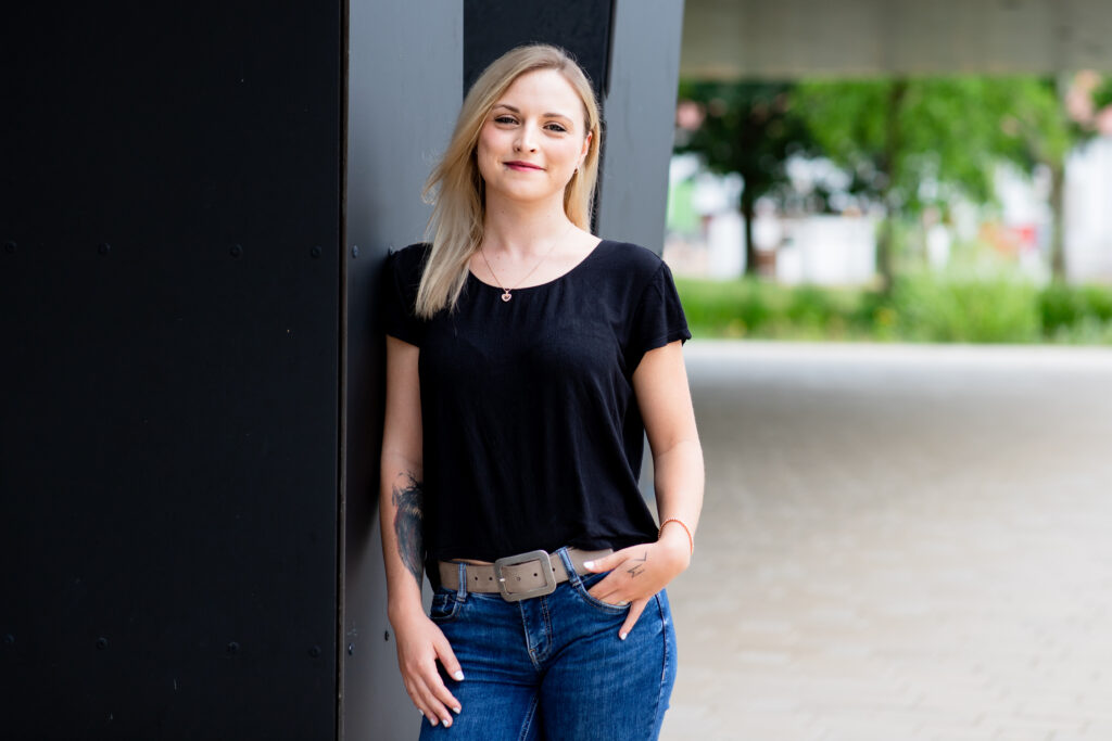 Business Bilder Janine - Portrait & Ganzkörper