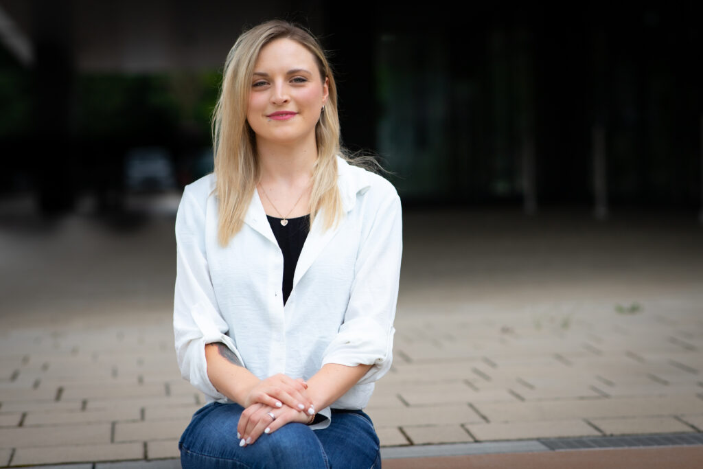 Business Bilder Janine - Portrait & Ganzkörper